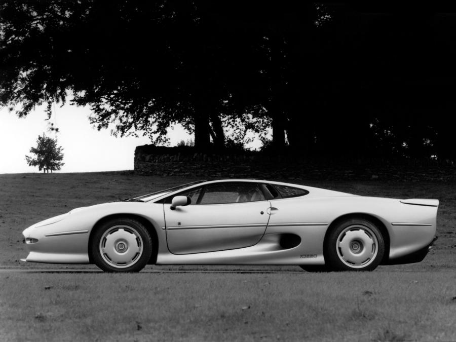  Jaguar XJ220 1992 года  (UK) (фото 2 из 11)